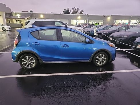 Used 2018 Toyota Prius C Three image 6