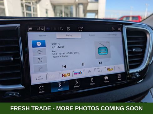 Used 2024 Chrysler Pacifica Touring-L image 24