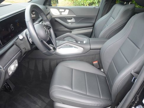 Used 2024 Mercedes-Benz GLS 450 4MATIC image 12