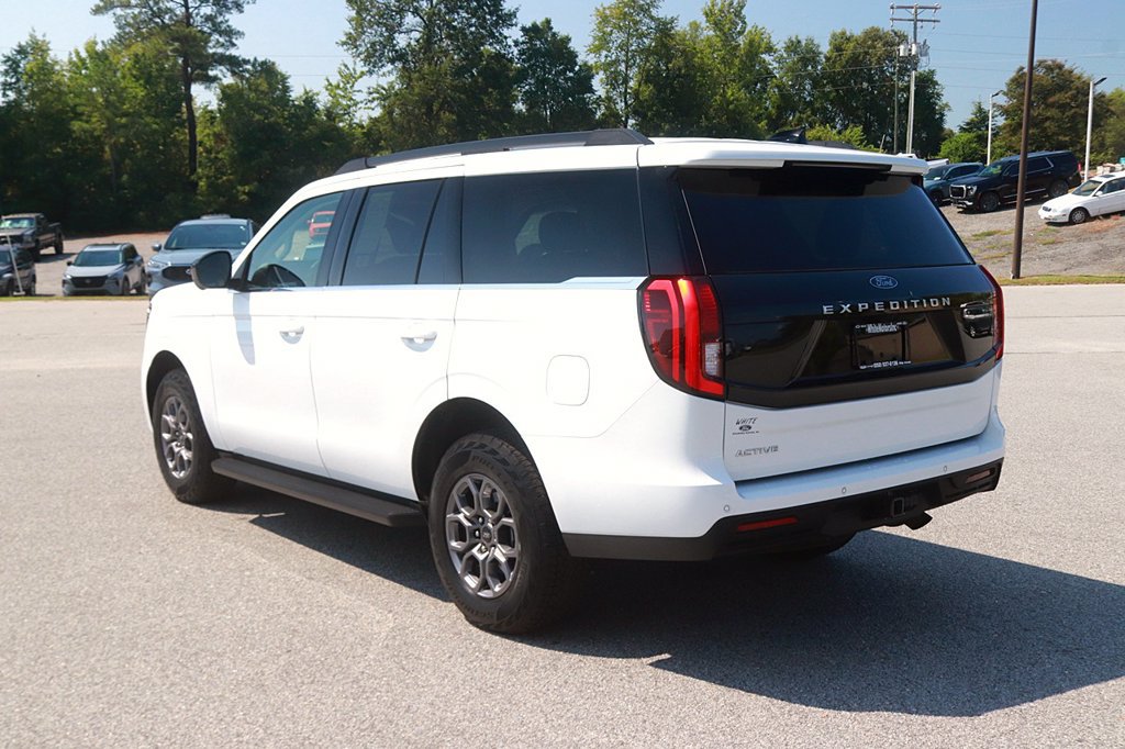 Used 2025 Ford Expedition Active RWD image 5