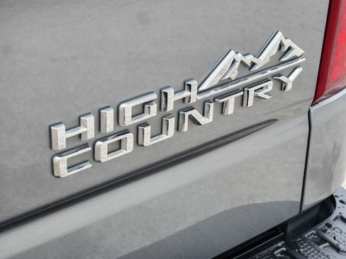 Used 2024 Chevrolet Silverado 1500 High Country w/ High Country Premium Package AWD/4WD image 30