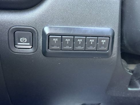 Used 2021 GMC Sierra 3500 4x4 Crew Cab w/ Convenience Package image 34