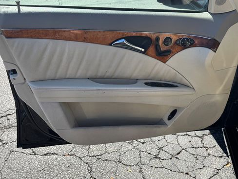 Used 2006 Mercedes-Benz E 350 4MATIC Sedan w/ Sunroof Pkg image 15