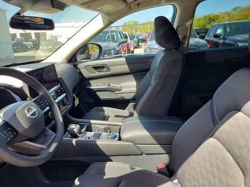 New 2026 Nissan Pathfinder SV image 8