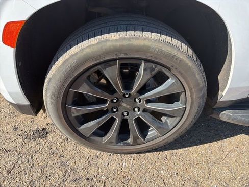 Used 2021 GMC Yukon SLT w/ SLT Premium Package image 3