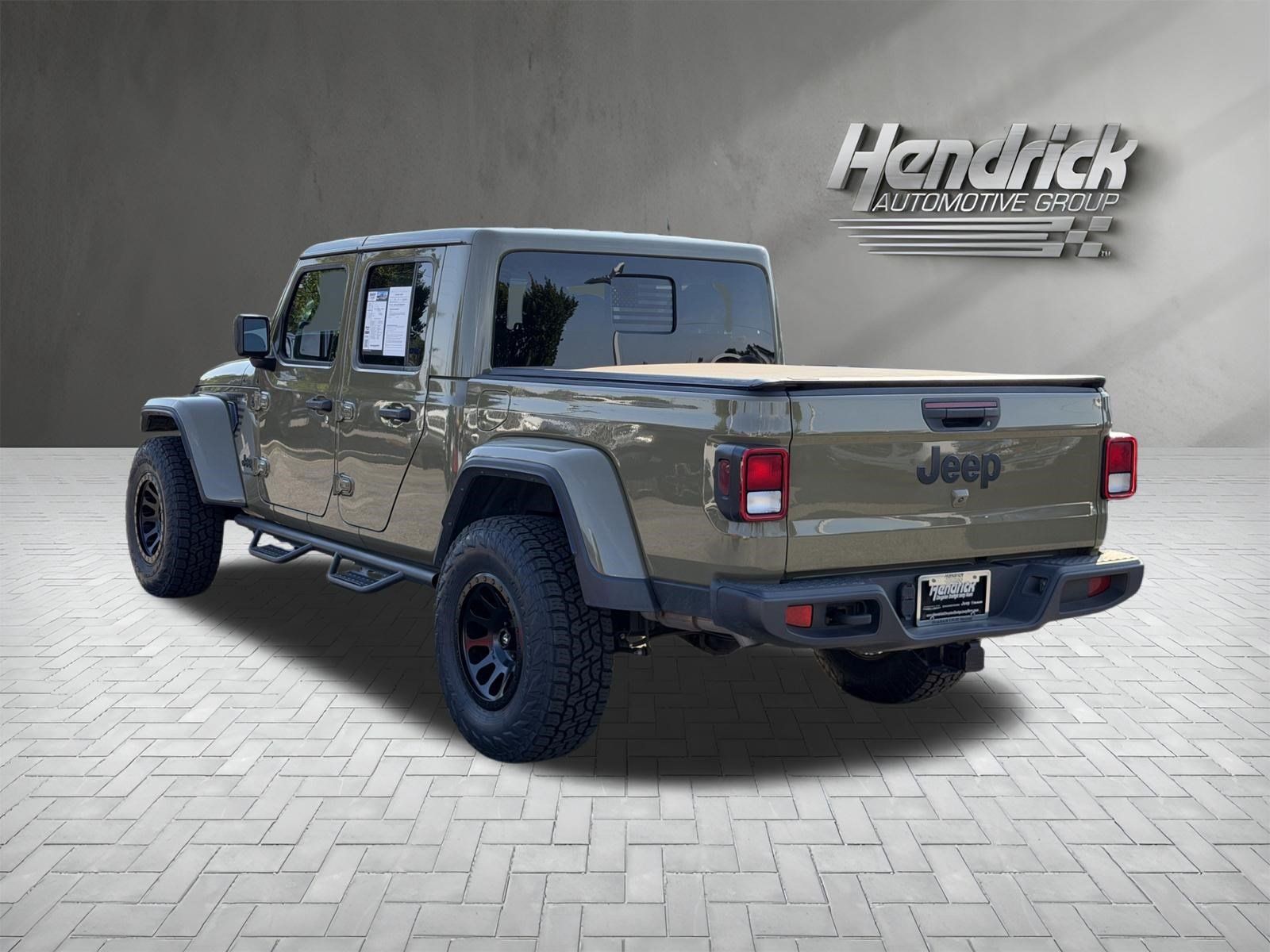 Used 2025 Jeep Gladiator Sport AWD/4WD image 8