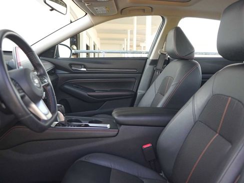 Used 2019 Nissan Altima 2.5 SR w/ SR Premium Package FWD image 11