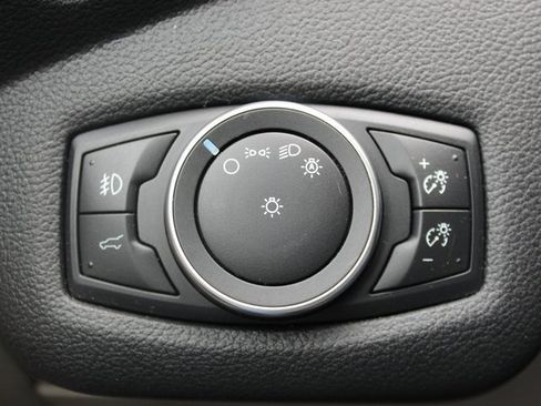 Used 2019 Ford Escape SE image 13