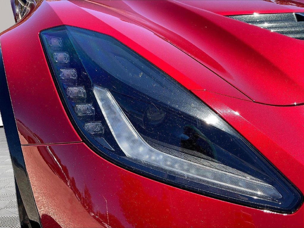 Used 2015 Chevrolet Corvette Z06 w/ 3LZ Preferred Equipment Group RWD image 31