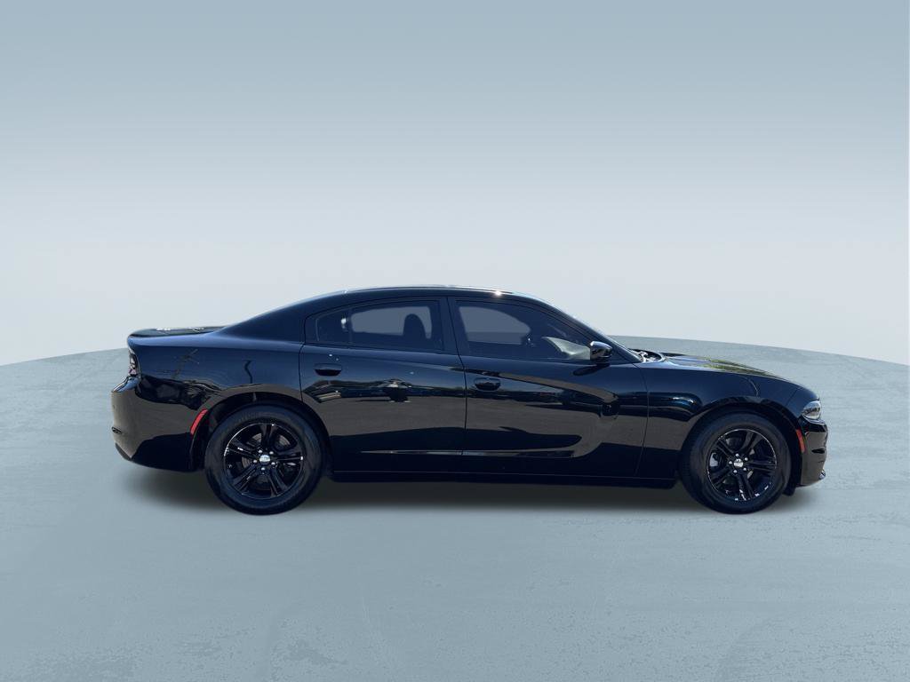 Used 2022 Dodge Charger SXT w/ Leather Interior Group RWD image 9