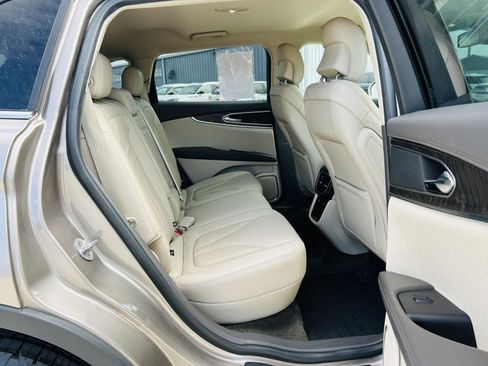 Used 2018 Lincoln MKX Select w/ Select Plus Package image 32