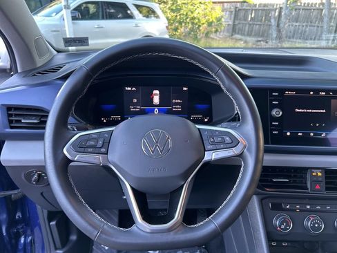 Used 2022 Volkswagen Taos SE AWD/4WD image 14