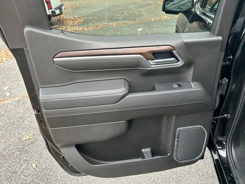 Used 2025 GMC Sierra 1500 SLT image 25