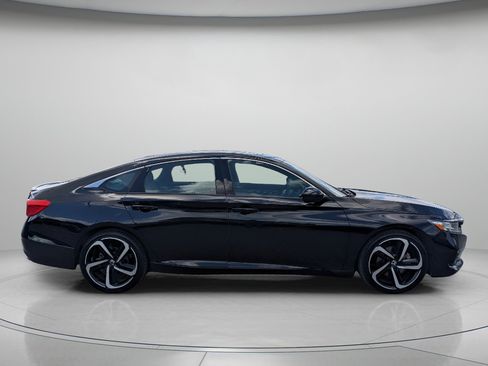 Used 2021 Honda Accord Sport image 9