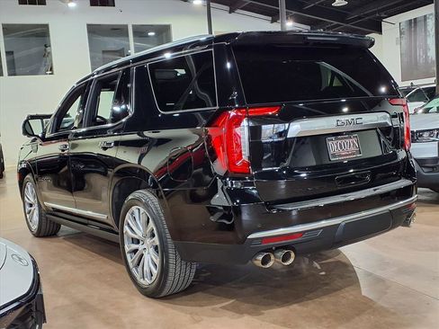 Used 2023 GMC Yukon Denali w/ Advanced Technology Package image 4