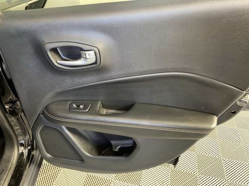Used 2018 Jeep Compass Latitude w/ Popular Equipment Group AWD/4WD image 25