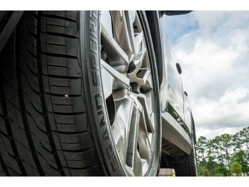Used 2019 Toyota RAV4 XLE Premium w/ Cold Weather Package AWD/4WD image 9