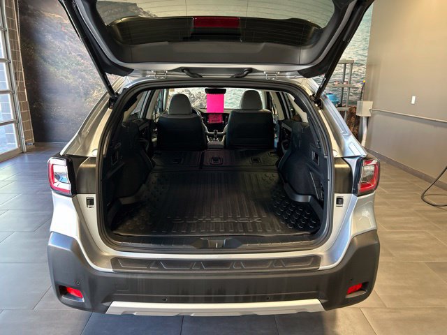 Used 2023 Subaru Outback Limited AWD/4WD image 34