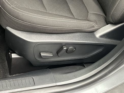 Used 2024 Ford Escape Active w/ Tech Pack #1 AWD/4WD image 12