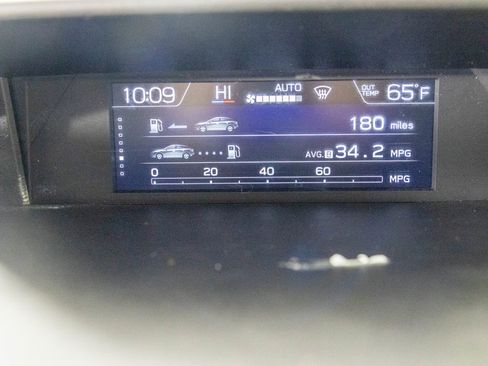 Used 2019 Subaru Crosstrek 2.0i Limited w/ Moonroof Package w/Navigation image 17