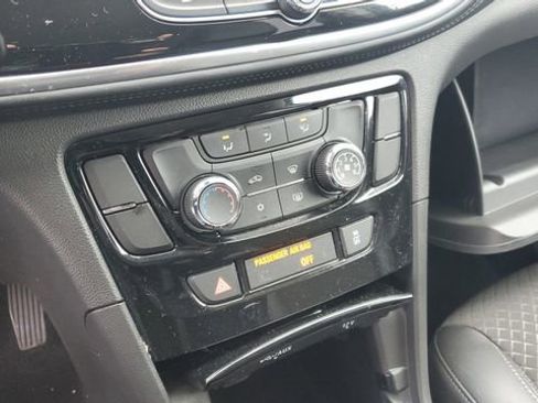 Used 2019 Buick Enclave Essence image 15