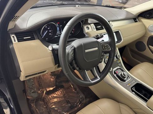 Used 2017 Land Rover Range Rover Evoque SE image 10