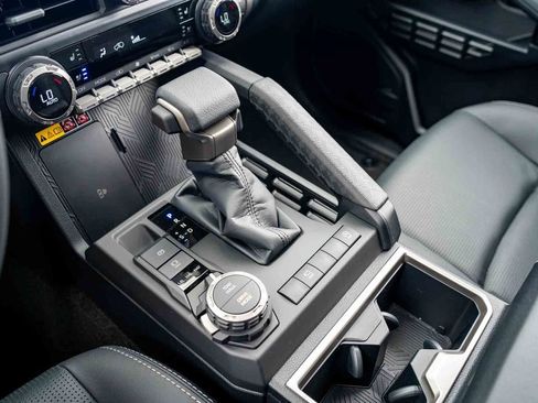 New 2026 Toyota 4Runner Limited AWD/4WD image 15