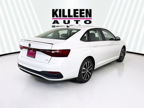 Certified 2026 Volkswagen Jetta SE FWD image 7