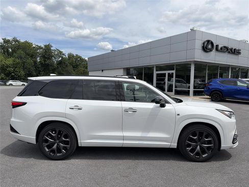 Used 2025 Lexus TX 500h AWD w/ Technology Package image 6