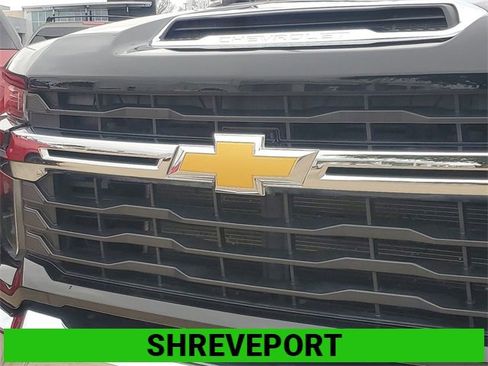 Used 2024 Chevrolet Silverado 2500 LT image 31