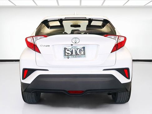 Used 2018 Toyota C-HR XLE image 5