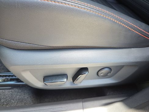 Used 2025 Nissan Rogue SV AWD/4WD image 14