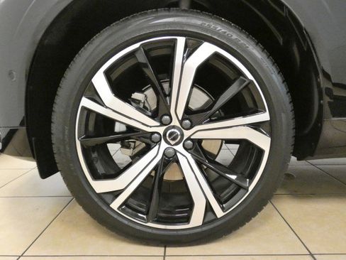 Used 2023 Volvo XC60 B5 Ultimate w/ Climate Package FWD image 41