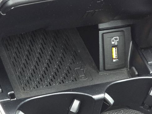 Used 2020 Mercedes-Benz C 300 4MATIC Sedan image 7