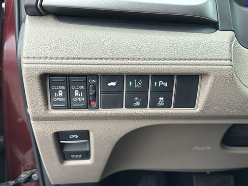 Used 2018 Honda Odyssey Touring image 15