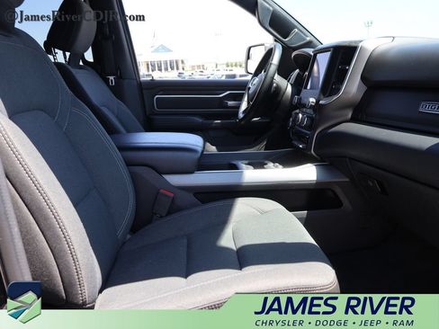 Used 2022 RAM 1500 Big Horn AWD/4WD image 9