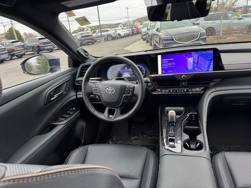 Used 2025 Toyota Crown Signia Limited w/ Advanced Technology Package image 44