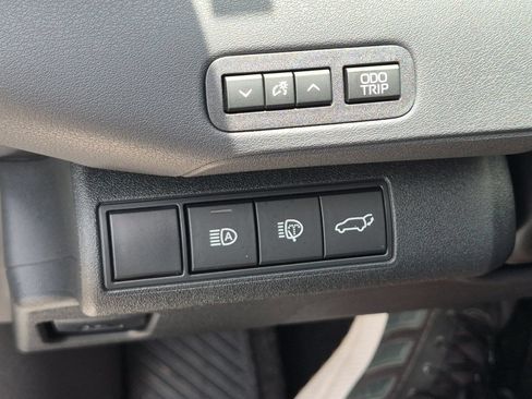 Certified 2026 Toyota bZ FWD image 30