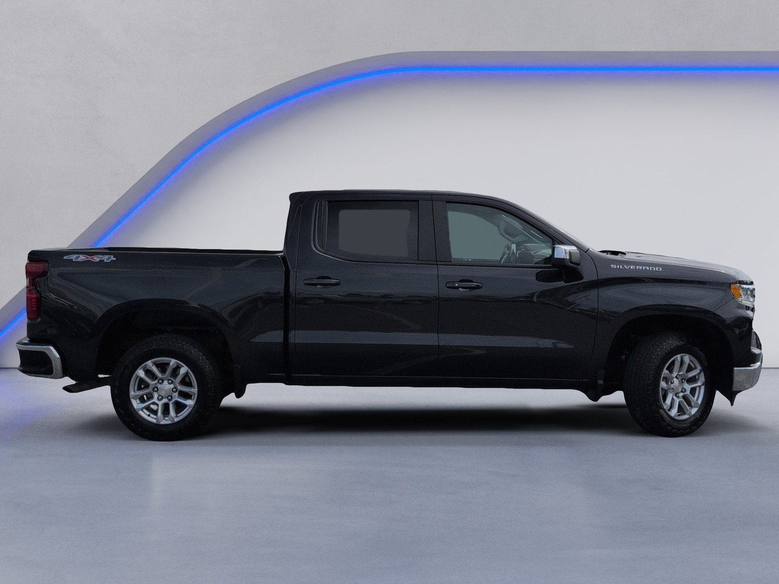 Used 2023 Chevrolet Silverado 1500 LT AWD/4WD image 3