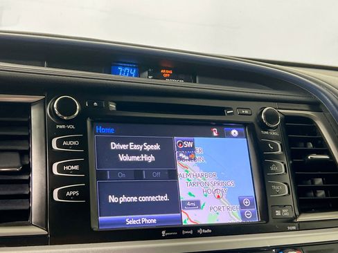 Used 2019 Toyota Highlander XLE image 28