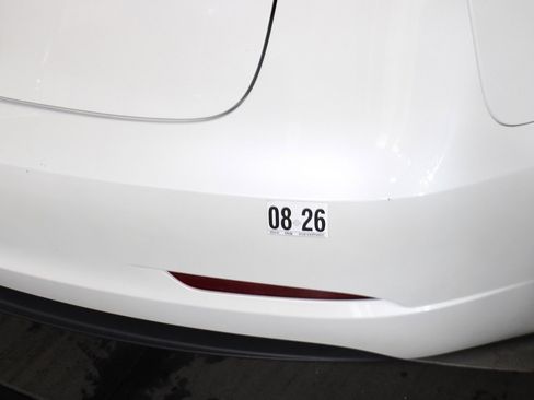 Used 2023 Tesla Model 3 Standard Range image 4