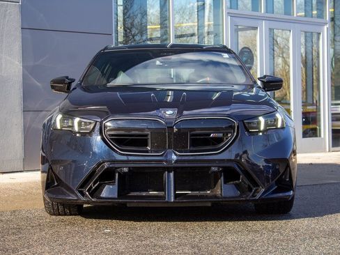 Used 2025 BMW M5 Touring image 2