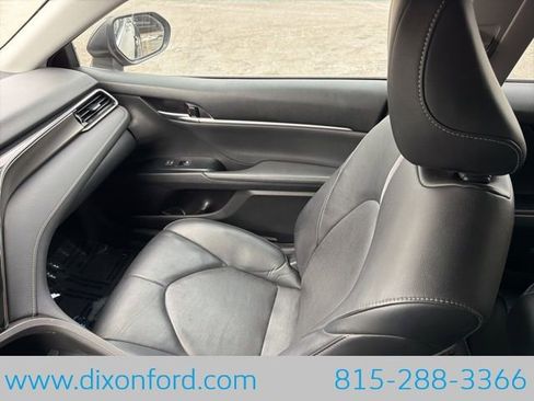 Used 2020 Toyota Camry XSE image 19