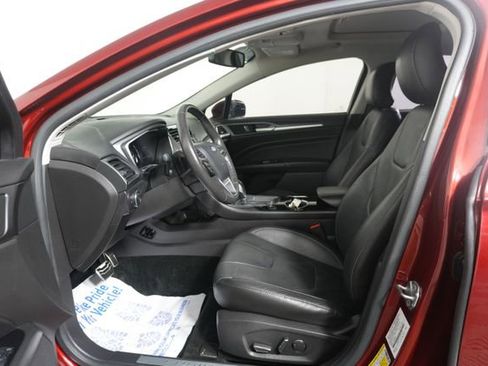 Used 2016 Ford Fusion Titanium FWD image 27