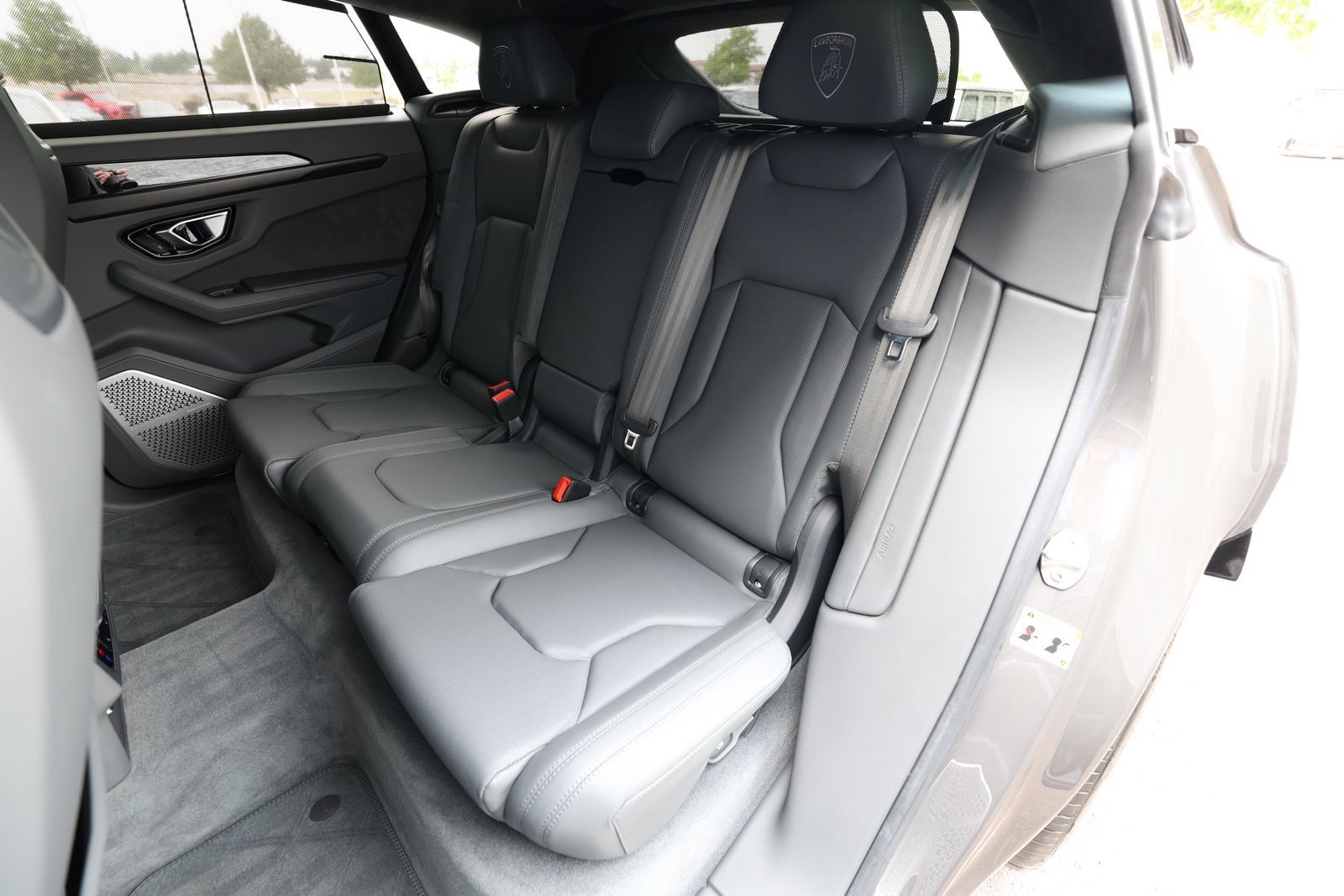Used 2021 Lamborghini Urus AWD/4WD image 28
