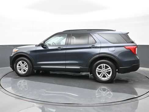 Used 2022 Ford Explorer XLT image 5