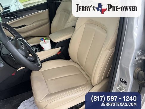 Used 2024 Jeep Grand Cherokee Limited w/ Trailer Tow Package RWD image 9