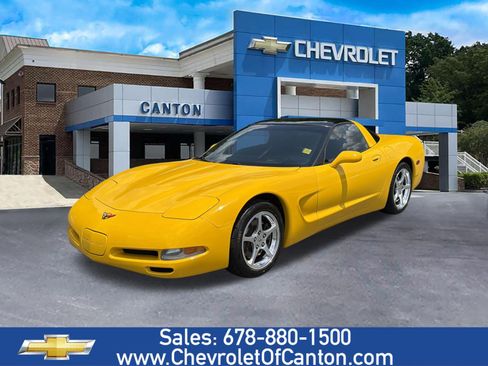 Used 2000 Chevrolet Corvette Coupe w/ Roof Pkg RWD image 1