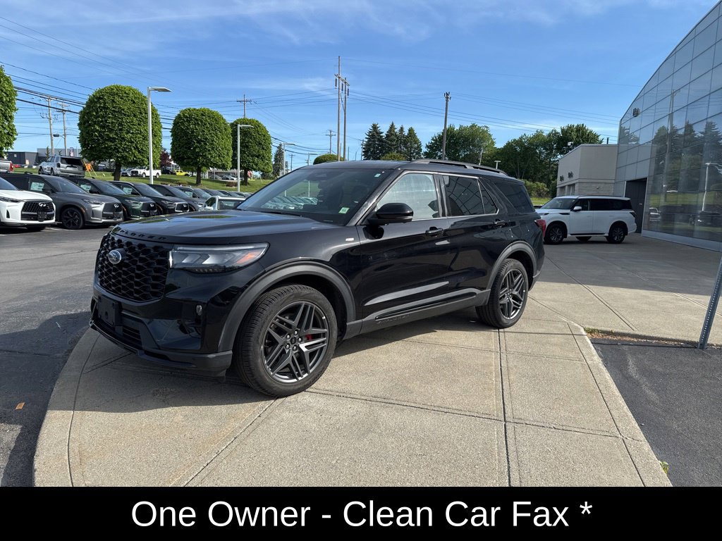 Used 2025 Ford Explorer ST-Line w/ ST-Line Street Pack AWD/4WD image 8