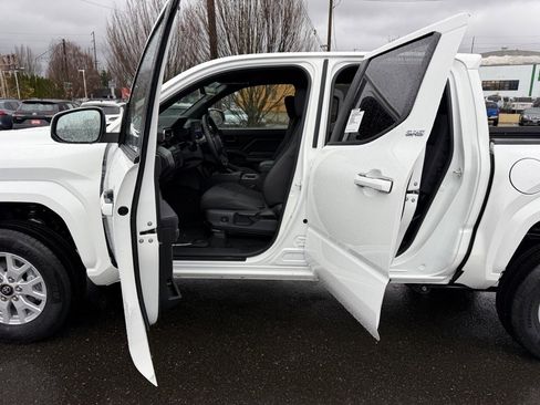 Used 2026 Toyota Tacoma SR5 image 17